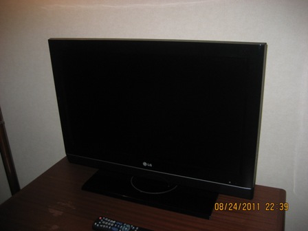 32" LG Flat Screen