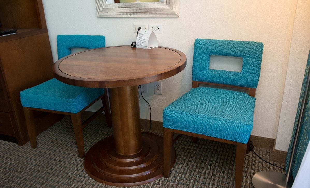 Holiday Inn FL Hotel Furniture Liquidation
