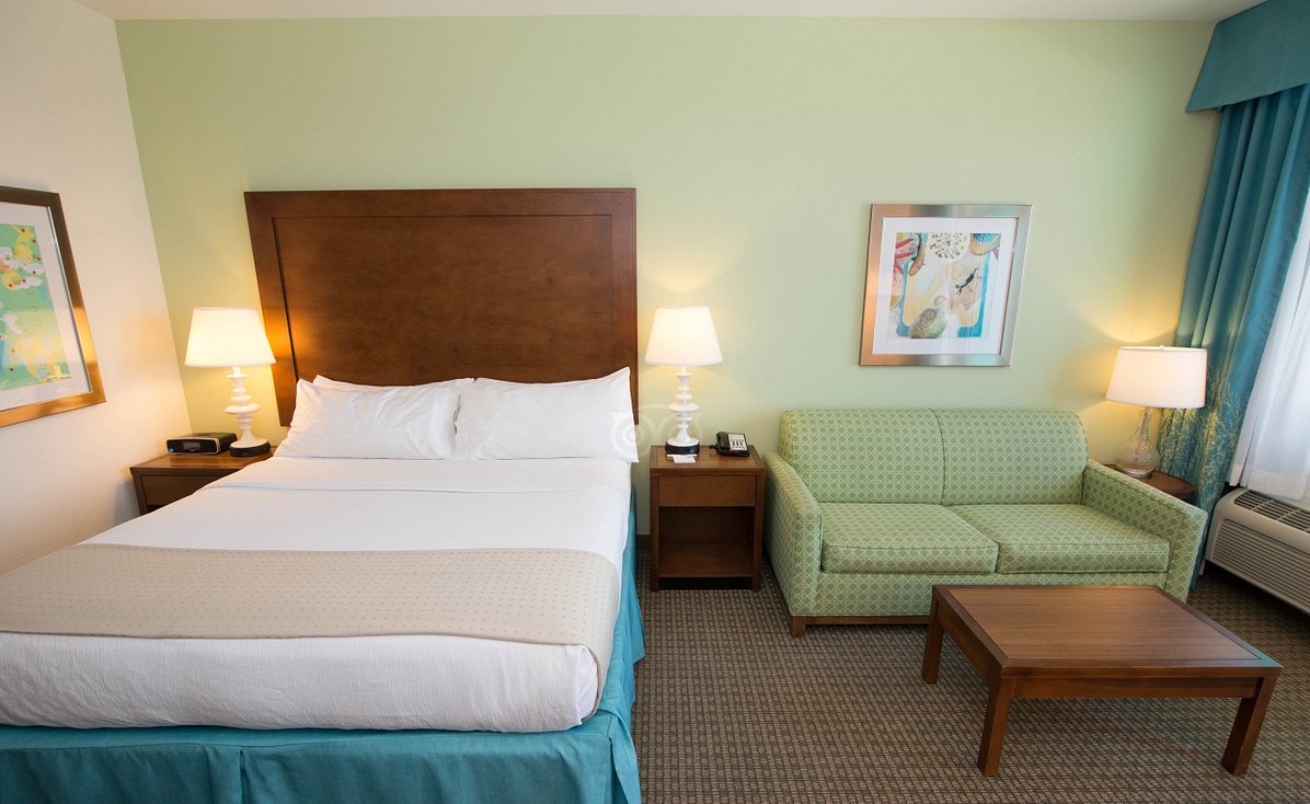 Holiday Inn FL Hotel Furniture Liquidation